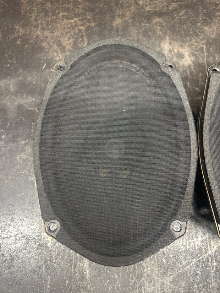 05-2010 Chrysler 300C Front and Rear Door Audio Speakers Set of 4 OEM 5059063AC