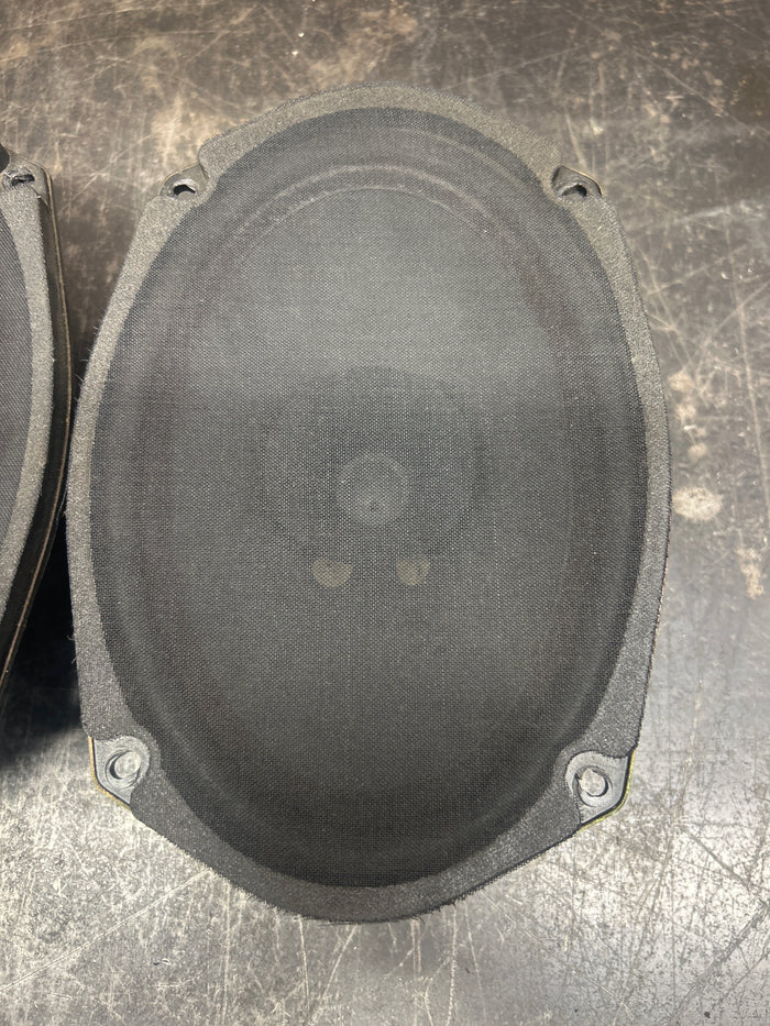 05-2010 Chrysler 300C Front and Rear Door Audio Speakers Set of 4 OEM 5059063AC