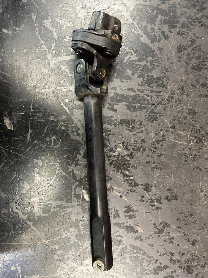 06-10 Challenger/Charger/300 Lower Intermediate Steering Column Shaft 5057616AD
