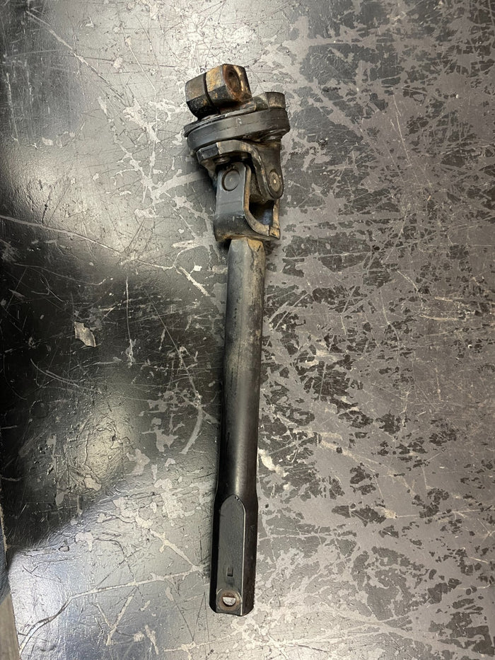 06-10 Challenger/Charger/300 Lower Intermediate Steering Column Shaft 5057616AD