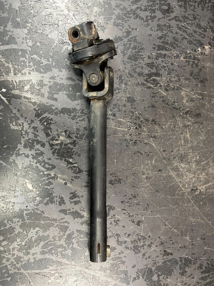 06-10 Challenger/Charger/300 Lower Intermediate Steering Column Shaft 5057616AD