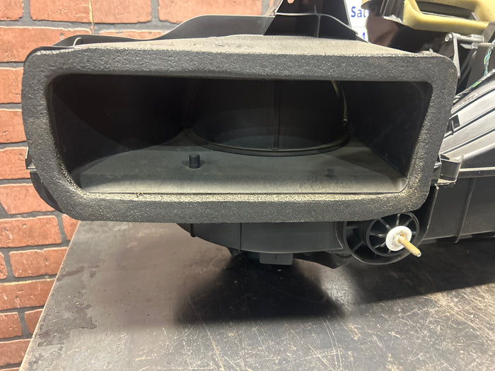 2005-2010 CHRYSLER 300 SRT8 HVAC A/C HEATER BLOWER HOUSING BOX 04596500AE