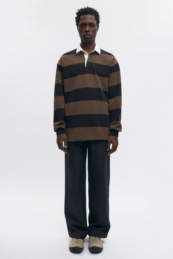 Model is 6’2 and is wearing a size L.