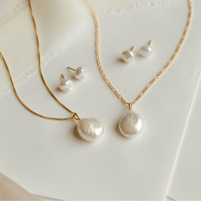 GLDN freshwater pearl necklace and studs.