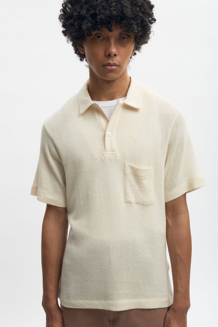 Cameron is 6ft, a regular size M, and wearing size M.