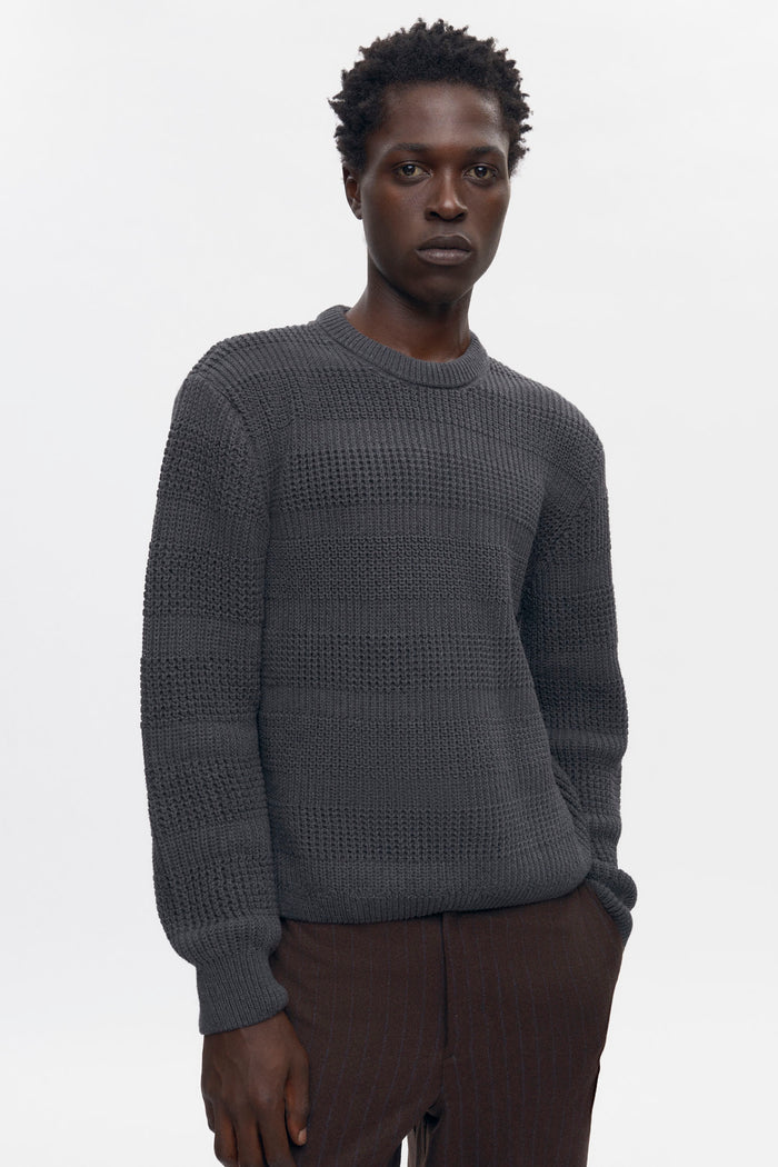 Men's Grid Stitch Crewneck Sweater in Charcoal Melange