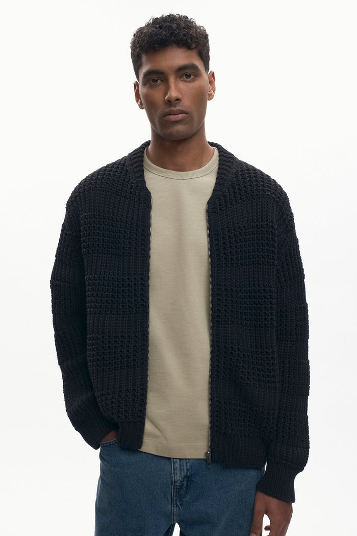 Men's Grid Stitch Zip Sweater in Black