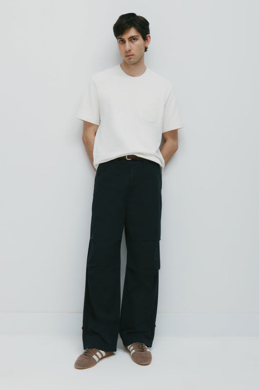 Model is 6’1” and is wearing a size 32.