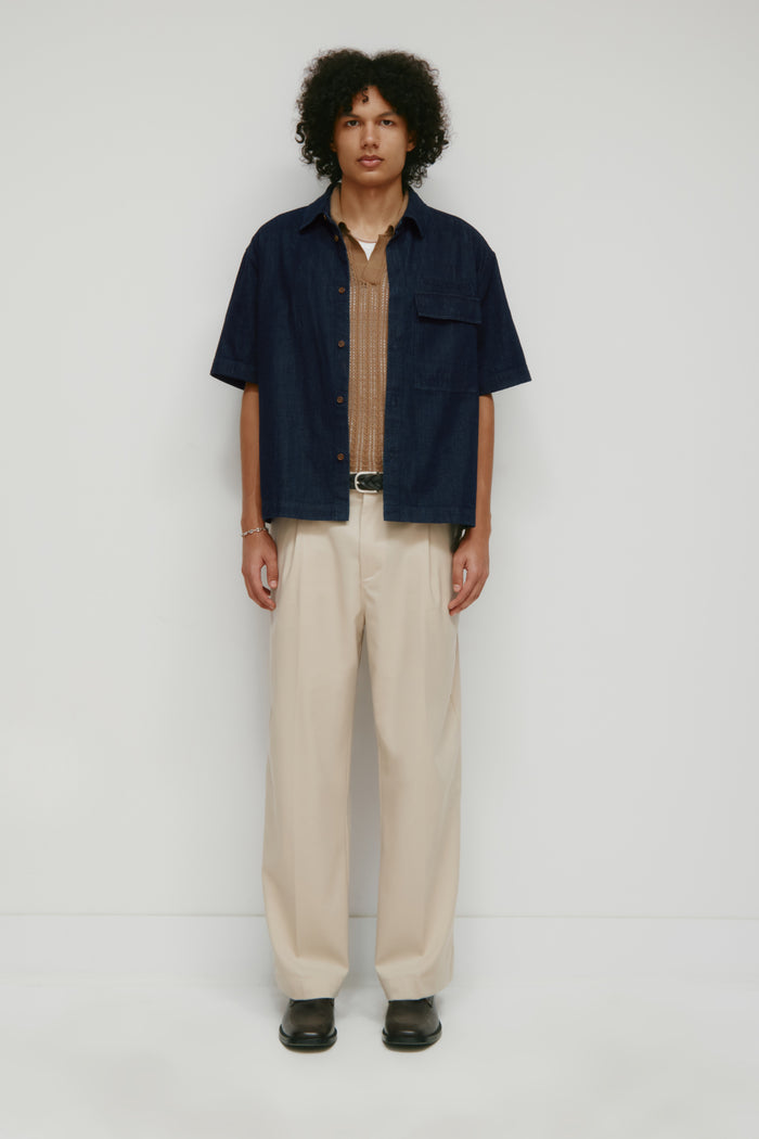 Model 6.2.5" and is wearing a size 32.
