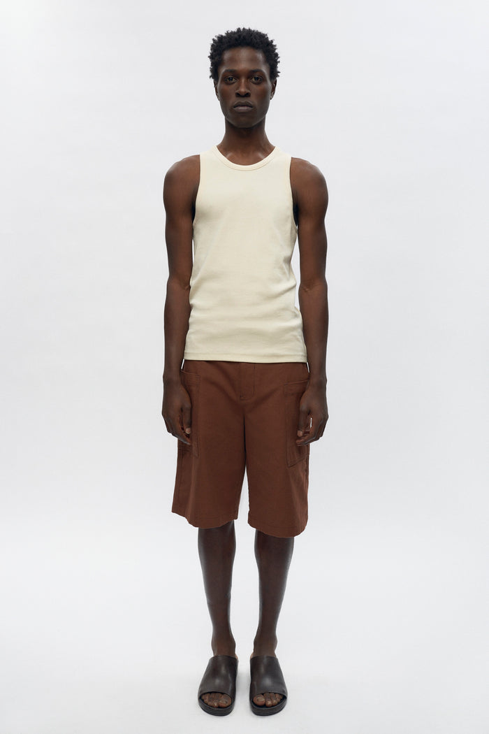Jonathan is 6’2, a regular L and is wearing a L.