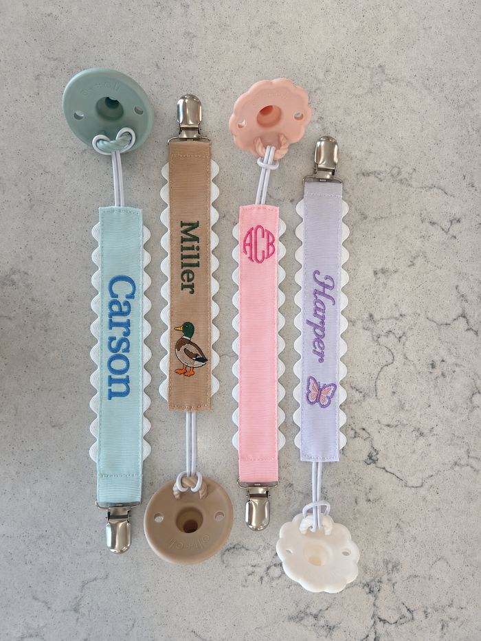 Scalloped Paci Clip