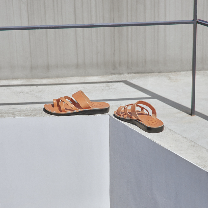 The Good Shepherd - Leather Toe Loop Slide | Tan