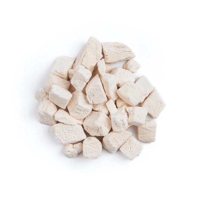 White background with freeze-dried chicken pictured.