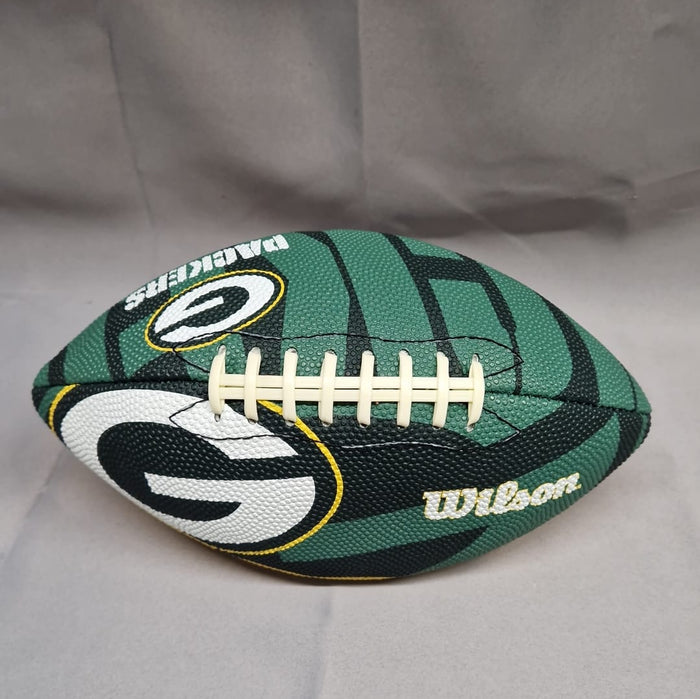 WILSON Green Bay Packers NFL FOOTBALL (LIKE NEW)