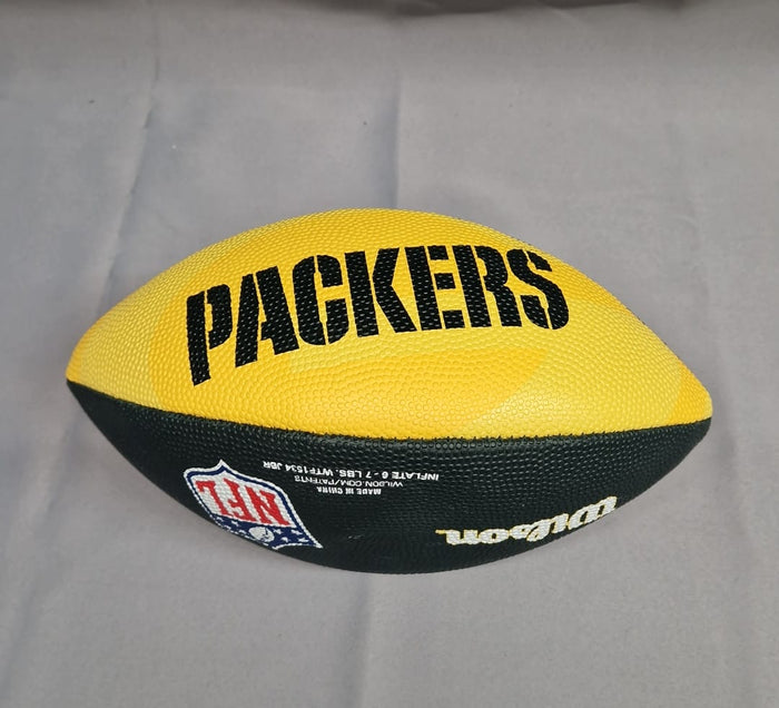 WILSON Green Bay Packers NFL FOOTBALL (LIKE NEW)